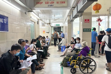 Bộ Y tế: Tình trạng quá tải bệnh viện tuyến cuối dễ nảy sinh tiêu cực