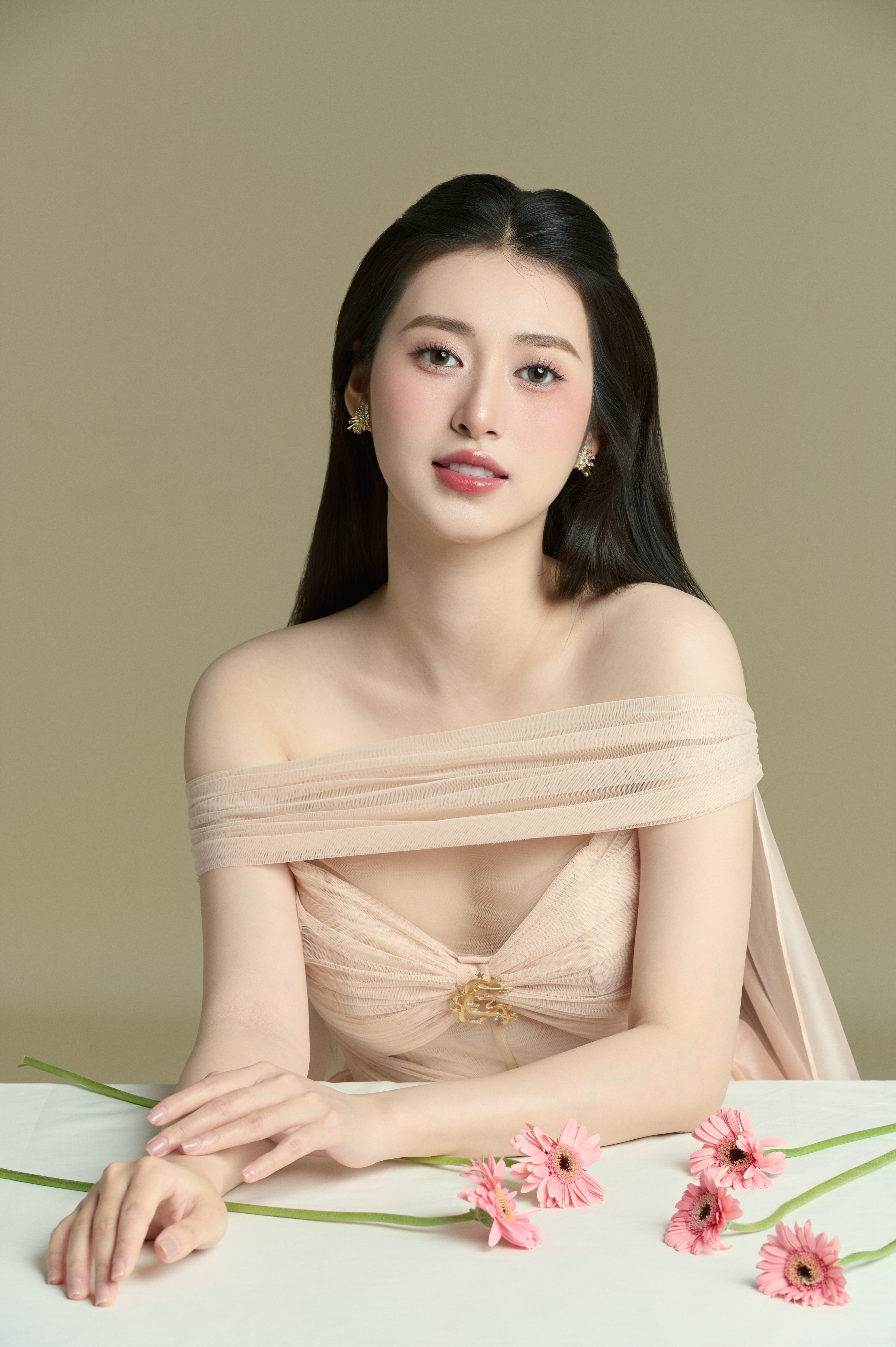 Hoa khôi sinh viên sở hữu chiều cao ấn tượng thi Hoa hậu Trái đất Việt Nam - 1