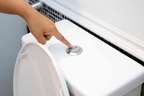 Đóng hay mở nắp khi xả bồn cầu, cách nào tốt hơn cho sức khỏe?