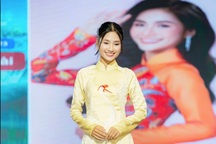 Nguyễn Thanh Hà duyên dáng trình diễn áo dài sau nhiệm kỳ hoa hậu