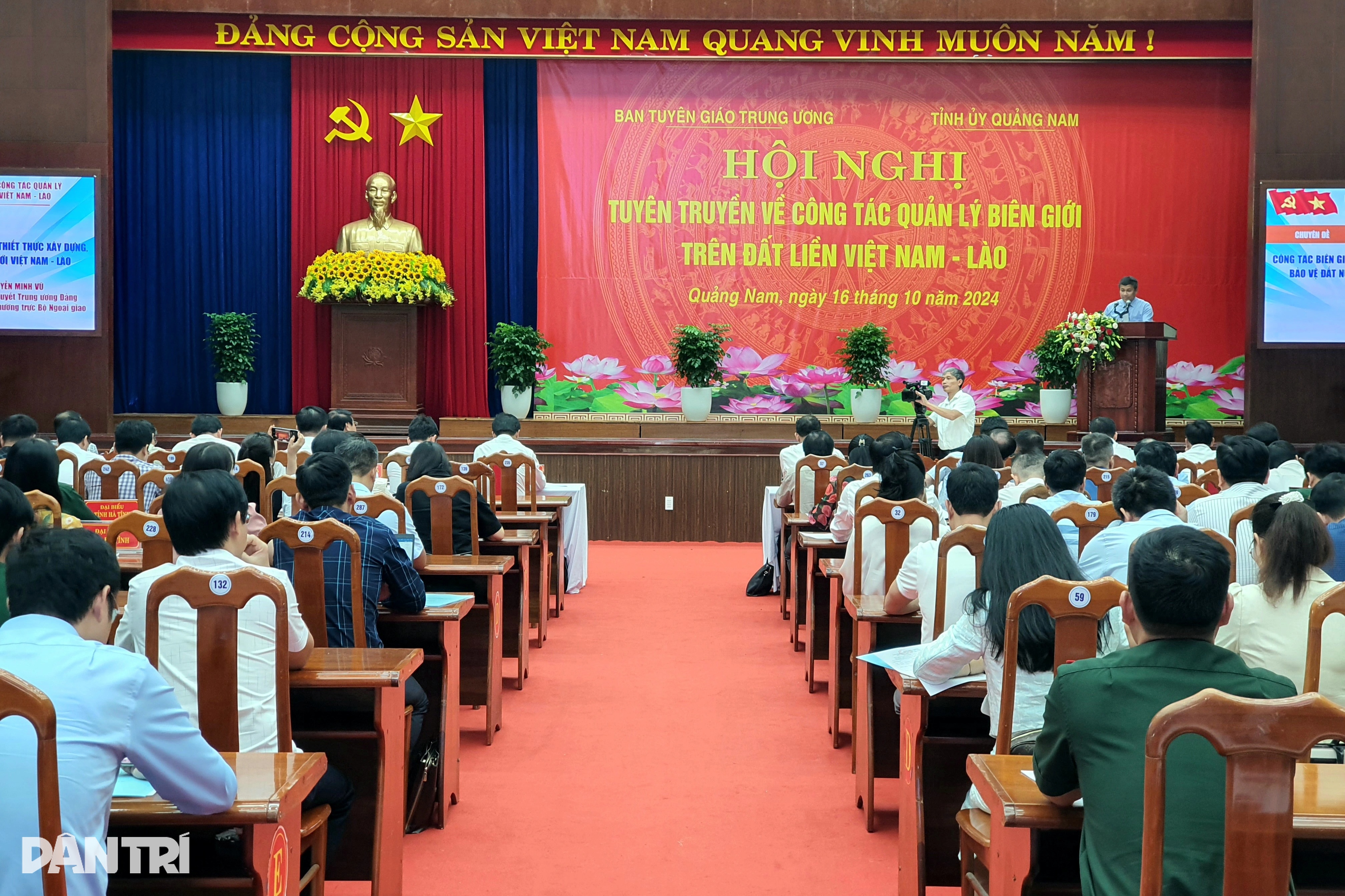 ກໍ່ສ້າງເສັ້ນຊາຍແດນຫວຽດນາມ-ລາວໃຫ້ມີສັນຕິພາບ ແລະ ພັດທະນາແບບຍືນຍົງ - 1 Xây dựng tuyến biên giới Việt - Lào hòa bình và phát triển bền vững - 1