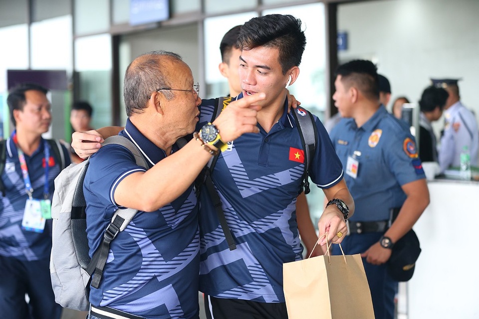 U22 Việt Nam về nước, Văn Hậu chia tay đồng đội để bay thẳng sang Hà Lan - 13 U22 Việt Nam về nước, Văn Hậu chia tay đồng đội để bay thẳng sang Hà Lan - 13