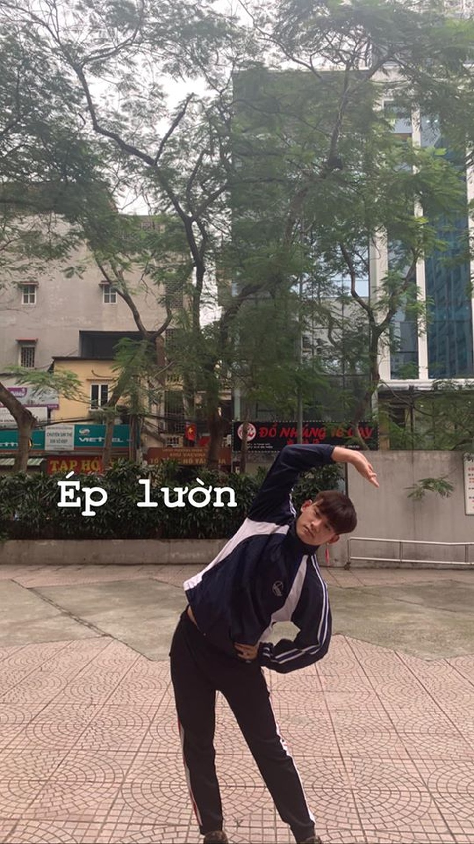 Nam sinh gây sốt mạng với tuyển tập bài học thể dục online mùa dịch - 4 Nam sinh gây sốt mạng với tuyển tập bài học thể dục online mùa dịch - 4