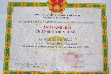 Giáo viên trẻ thất vọng vì phải “nhường” danh hiệu Chiến sĩ thi đua