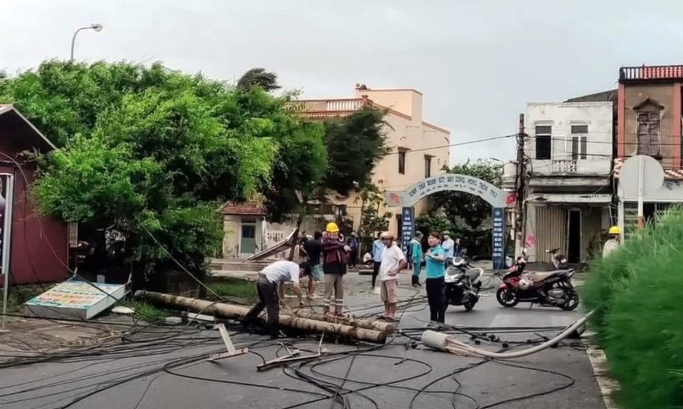 Bão số 2 làm thiệt hại nặng nề ở các địa phương ven biển - 2 Bão số 2 làm thiệt hại nặng nề ở các địa phương ven biển - 2
