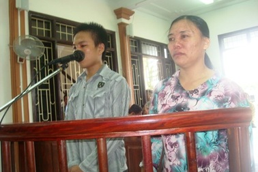 Đẫm nước mắt trong phiên tòa cuối tháng 