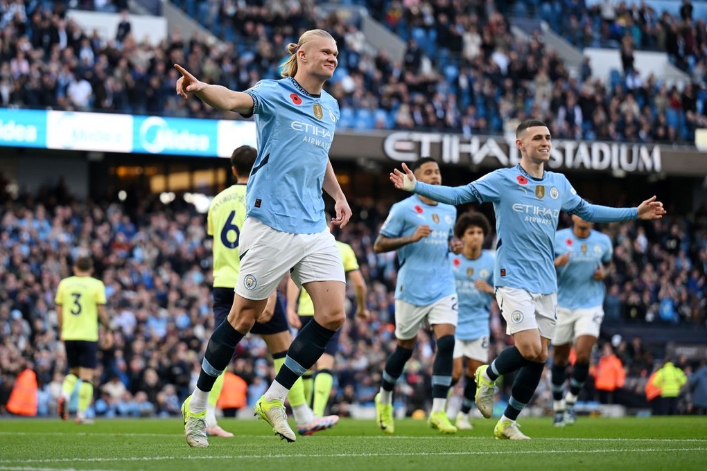 Haaland thông nòng, Man City lên ngôi đầu bảng - 1