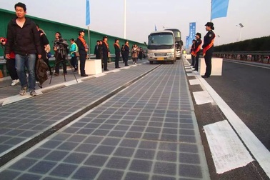 Suýt đổ oan cho trộm, đường cao tốc năng lượng mặt trời mất tấm thực ra vì ...thiết kế tồi