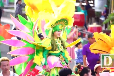 Mùng 4 tết vào khu vui chơi du xuân, tránh nóng…