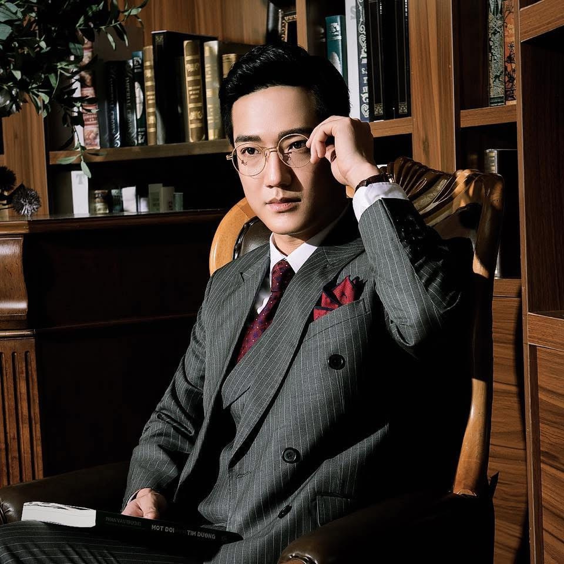 Ba nam diễn viên điển trai, khí chất tổng tài phim giờ vàng VTV - 14 Ba nam diễn viên điển trai, khí chất tổng tài phim giờ vàng VTV - 14