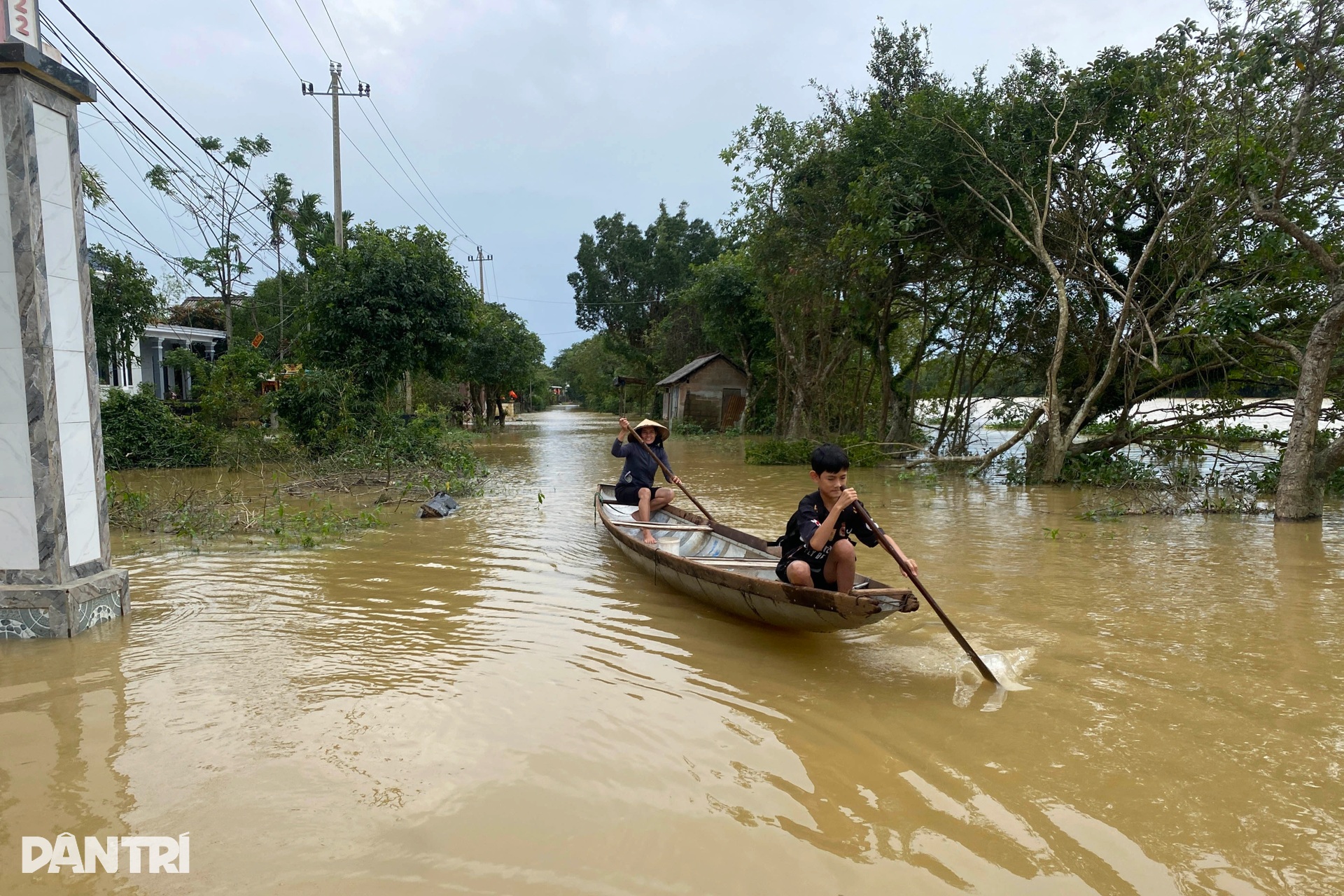 Bên trong ngôi làng bị cô lập triền miên bởi nước lụt - 10 Bên trong ngôi làng bị cô lập triền miên bởi nước lụt - 10