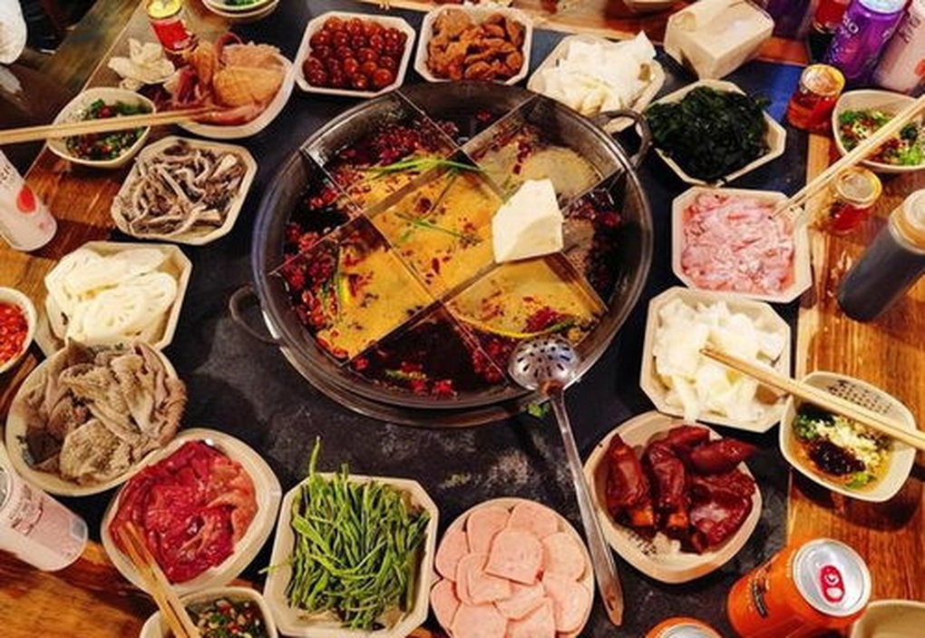 Mời đồng nghiệp ăn lẩu, cô gái tá hỏa vì hóa đơn 16 tỷ đồng do sai lầm - 1 Mời đồng nghiệp ăn lẩu, cô gái tá hỏa vì hóa đơn 16 tỷ đồng do sai lầm - 1