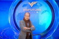 Khoảnh khắc nhà khoa học Việt đầu tiên nhận Giải thưởng VinFuture