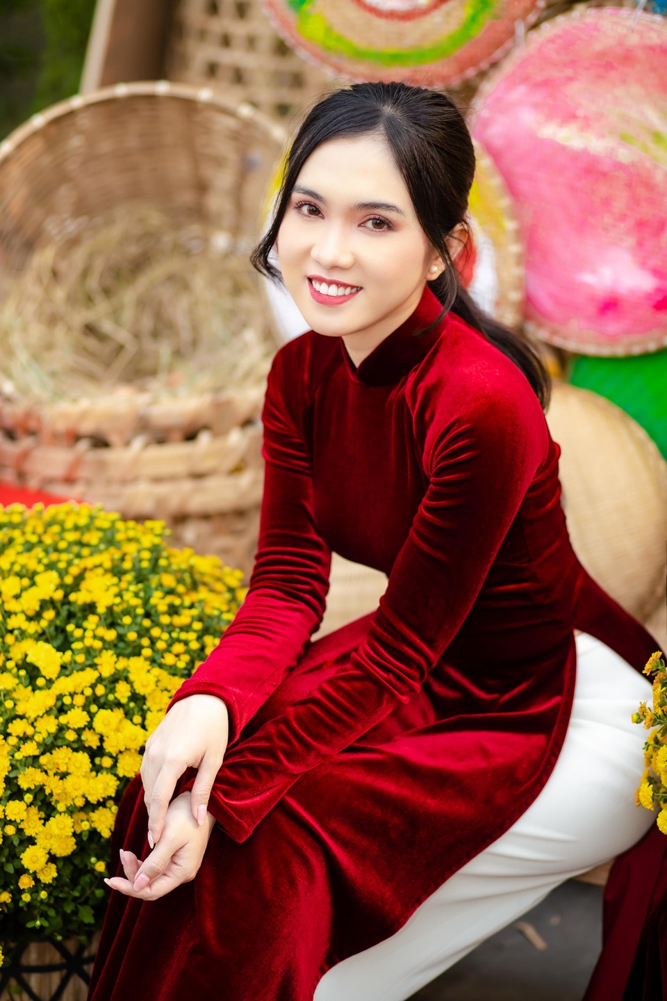 Hot girl miền Tây khoe nhan sắc ngọt ngào trong tà áo dài đón Tết - 11 Hot girl miền Tây khoe nhan sắc ngọt ngào trong tà áo dài đón Tết - 11