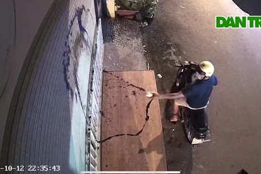 Xác minh vụ nhà dân ở TPHCM bị tạt sơn, mắm tôm nhiều lần