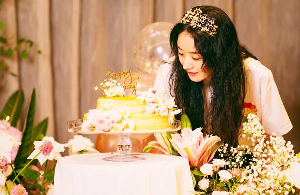 Tuổi 33 đầy thành công, hạnh phúc và danh tiếng của Triệu Lệ Dĩnh - 3 Tuổi 33 đầy thành công, hạnh phúc và danh tiếng của Triệu Lệ Dĩnh - 3