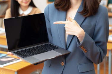 Cô giáo xin phụ huynh ủng hộ tiền mua máy tính cá nhân: "Tôi đã sai"