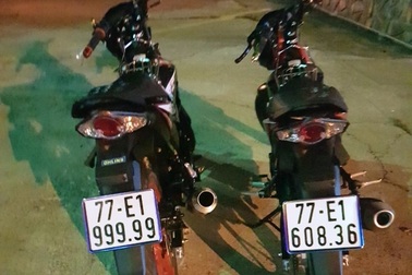 Tạm giữ hàng loạt xe máy độ chế “đại náo” trong đêm