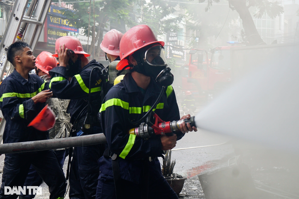 Cháy lớn tại cửa hàng bán đệm, mút ở Quy Nhơn - 3