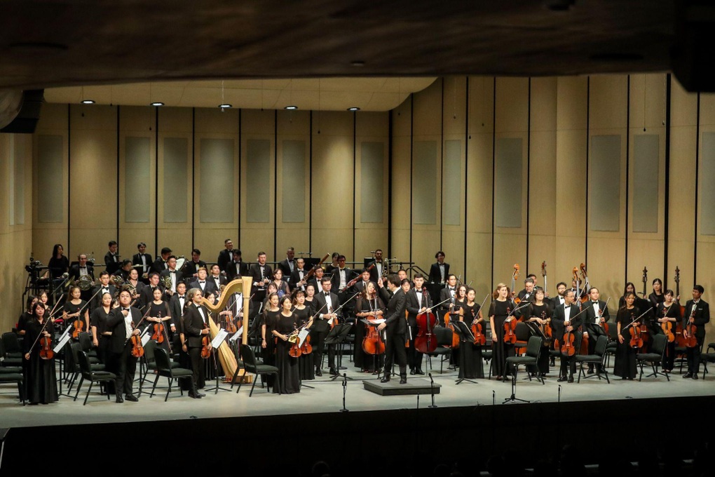 Hòa nhạc tháng Tám: Các nghệ sĩ quốc tế thăng hoa, trình diễn ấn tượng - 1 Hòa nhạc tháng Tám: Các nghệ sĩ quốc tế thăng hoa, trình diễn ấn tượng - 1