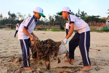 Việc làm lay động trái tim của "biệt đội nhí"