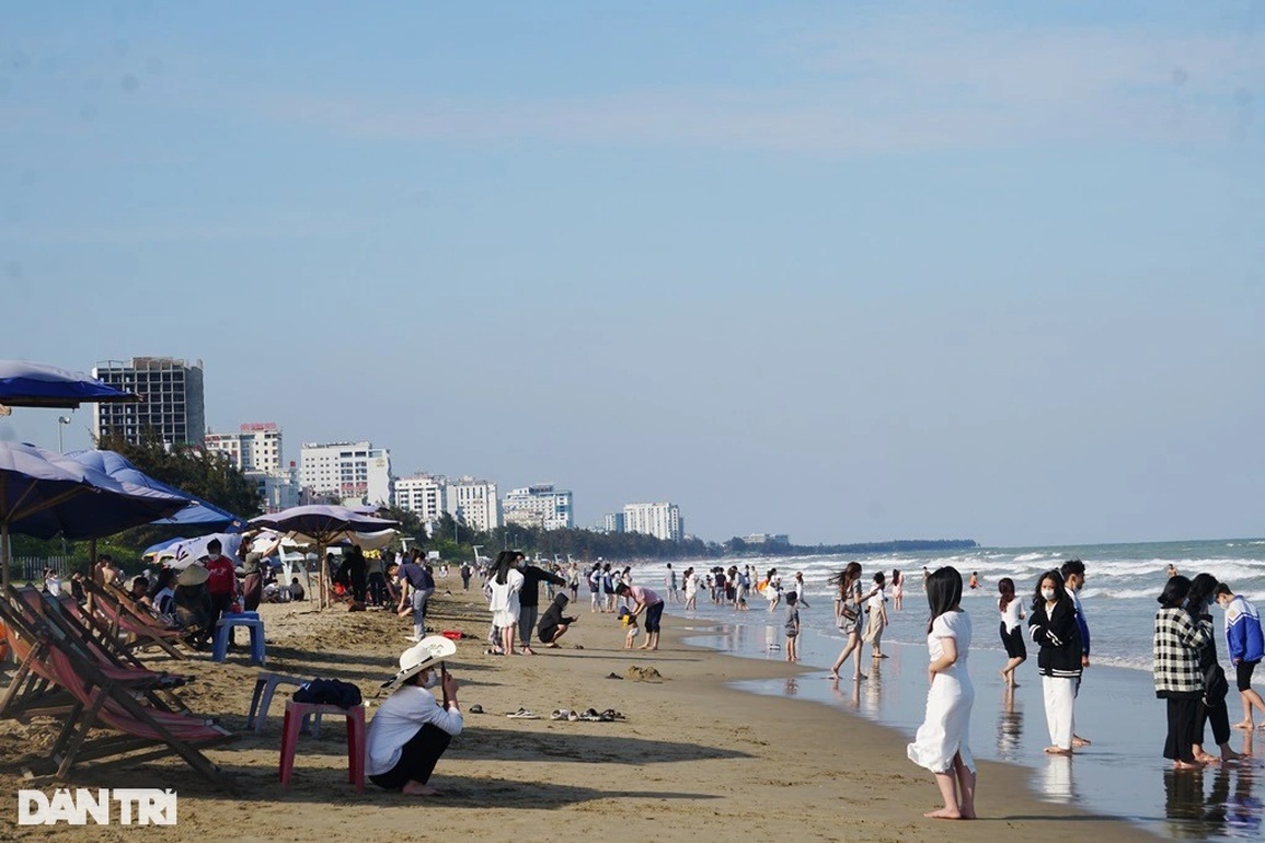 Thành phố biển Sầm Sơn sẽ xử lý nghiêm nạn ép khách du lịch - 1 Thành phố biển Sầm Sơn sẽ xử lý nghiêm nạn ép khách du lịch - 1