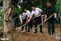 Khởi công cầu Dân trí giúp học sinh thôn Póoi vượt lũ tới trường