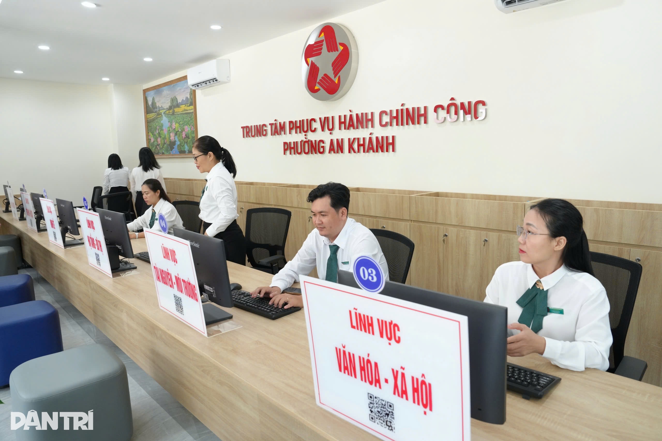 Trải nghiệm làm giấy tờ trong ngày đầu vận hành TPHCM mới