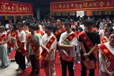 Ngôi làng nhỏ có đến 33 tiến sĩ