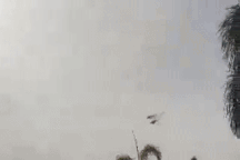 Trực thăng quân sự Malaysia đâm nhau, lao thẳng xuống đất