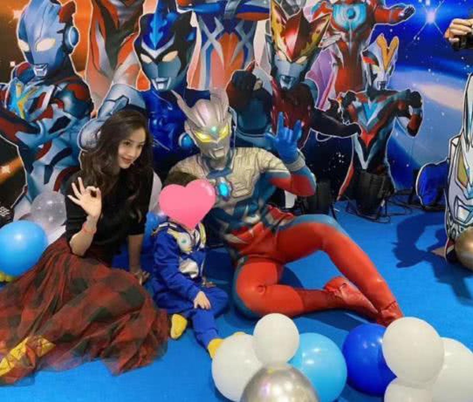 Huỳnh Hiểu Minh và Angelababy lần đầu xuất hiện bên nhau sau tin đồn ly hôn - 6 Huỳnh Hiểu Minh và Angelababy lần đầu xuất hiện bên nhau sau tin đồn ly hôn - 6