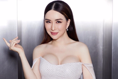 Bà chủ mới của Miss Universe: Nữ tỷ phú chuyển giới vươn lên từ đói nghèo