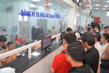 Bán ô tô tải rồi mua xe con, làm biển số định danh thế nào?