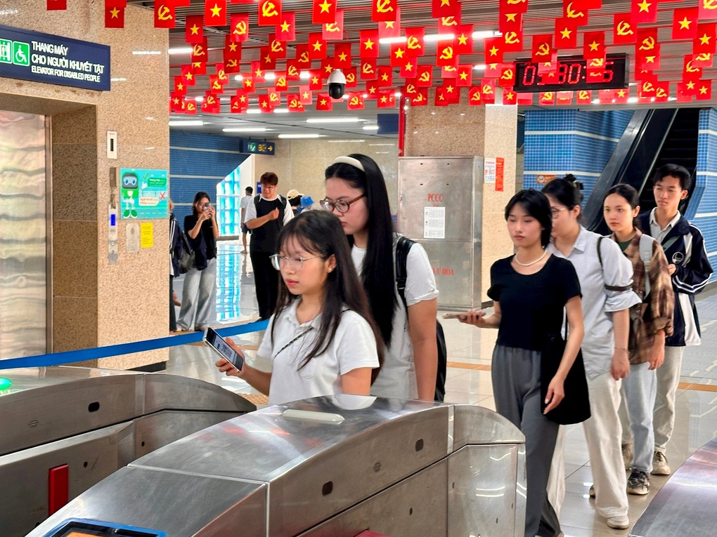 Metro Cát Linh - Hà Đông sử dụng vé điện tử từ ngày 18/11 - 1 Metro Cát Linh - Hà Đông sử dụng vé điện tử từ ngày 18/11 - 1