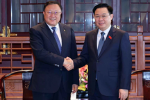 Chủ tịch Quốc hội Vương Đình Huệ tiếp các tập đoàn hàng đầu Trung Quốc