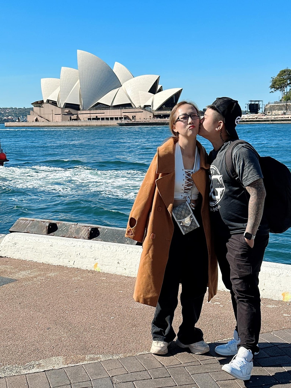 Chồng chuyển giới ở TPHCM dở khóc khi mang thai, sinh con hộ vợ - 3 Chồng chuyển giới ở TPHCM dở khóc khi mang thai, sinh con hộ vợ - 3