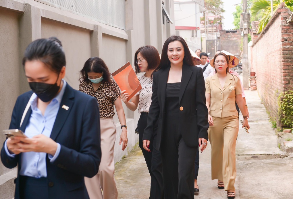 Hoa hậu Phan Kim Oanh dành trọn cát-xê để xây nhà từ thiện - 1 Hoa hậu Phan Kim Oanh dành trọn cát-xê để xây nhà từ thiện - 1