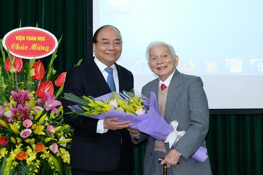 Thủ tướng chúc mừng sinh nhật lần thứ 90 của GS Hoàng Tụy