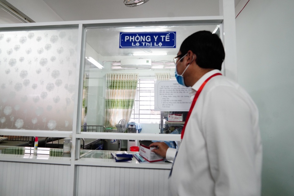 Thứ trưởng Bộ GDĐT Nguyễn Văn Phúc kiểm tra thi, động viên thí sinh TPHCM - 5 Thứ trưởng Bộ GDĐT Nguyễn Văn Phúc kiểm tra thi, động viên thí sinh TPHCM - 5