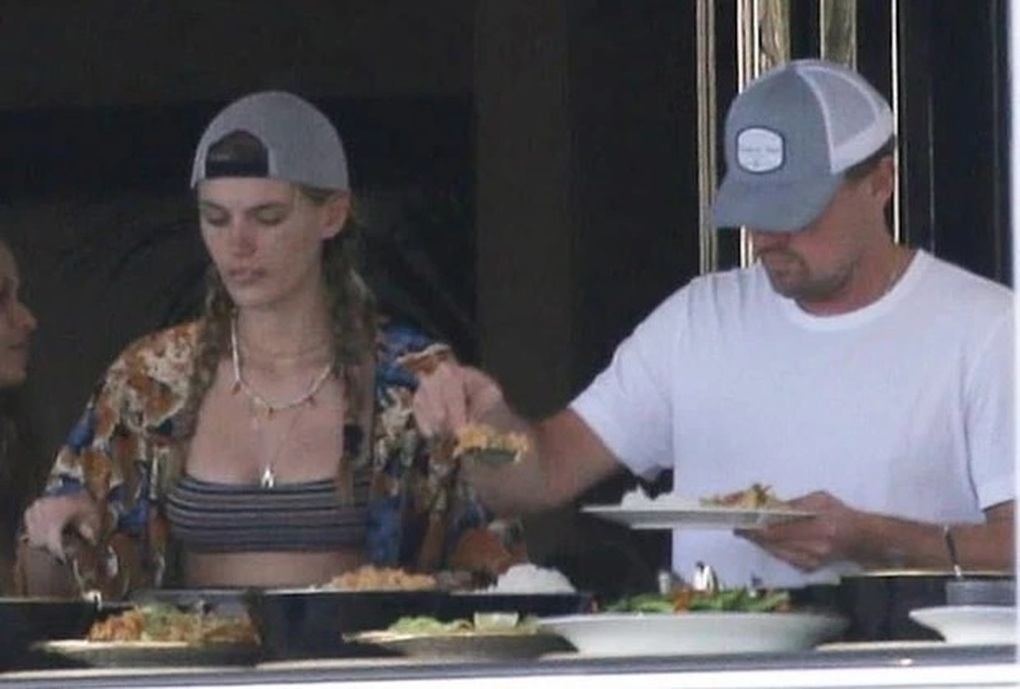 Bạn gái 19 tuổi, đẹp tựa nữ thần của Leonardo DiCaprio - 12 Bạn gái 19 tuổi, đẹp tựa nữ thần của Leonardo DiCaprio - 12