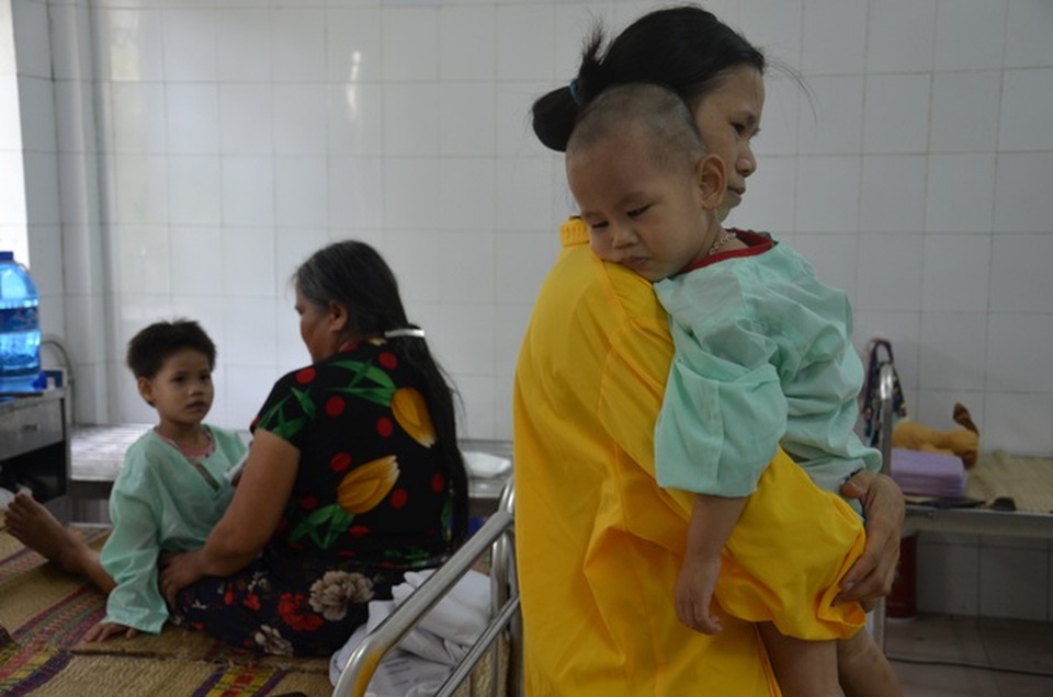 Bạn đọc giúp đỡ người mẹ có 2 con thơ bại não hơn 151 triệu đồng - 3 Bạn đọc giúp đỡ người mẹ có 2 con thơ bại não hơn 151 triệu đồng - 3