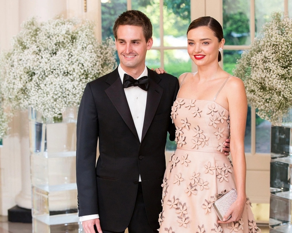 Siêu mẫu Miranda Kerr sinh con trai thứ ba cho tỷ phú kém 7 tuổi - 1 Siêu mẫu Miranda Kerr sinh con trai thứ ba cho tỷ phú kém 7 tuổi - 1