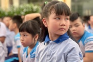 Con thi học kỳ I toàn điểm 9-10, phụ huynh vẫn lo con "rớt" xuất sắc