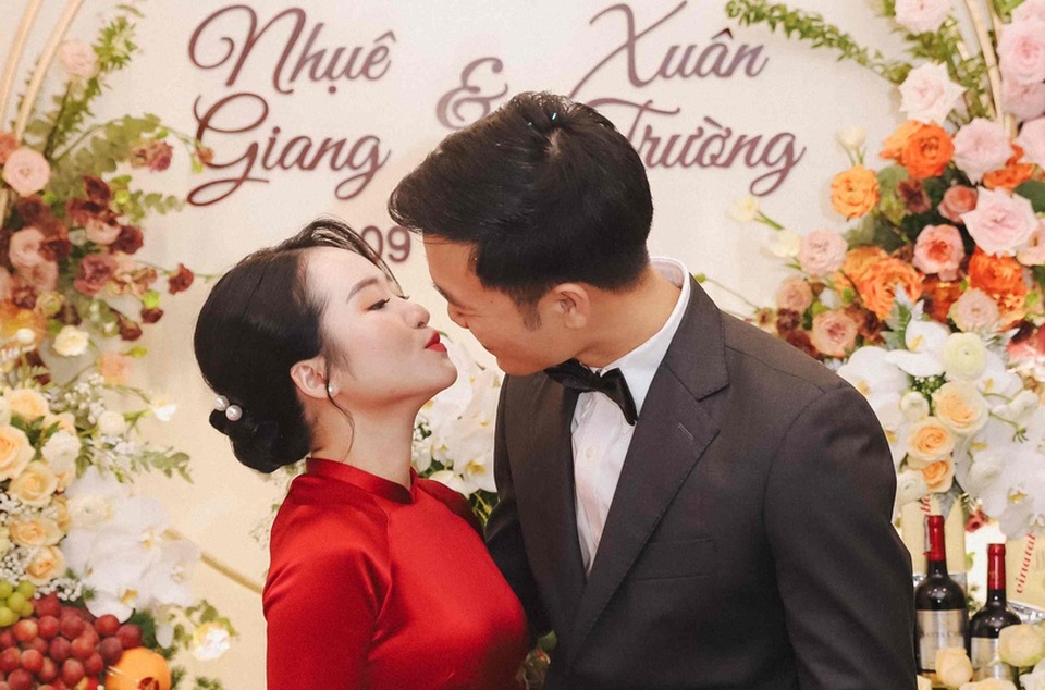 Xuân Trường - Nhuệ Giang khoe ảnh ăn hỏi đẹp lung linh - 2 Xuân Trường - Nhuệ Giang khoe ảnh ăn hỏi đẹp lung linh - 2