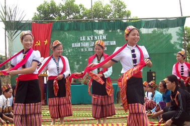 Tết này bản Mường rộn tiếng lăm Nhuôn