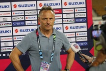 HLV Myanmar nói gì sau khi bị loại khỏi AFF Cup 2018?