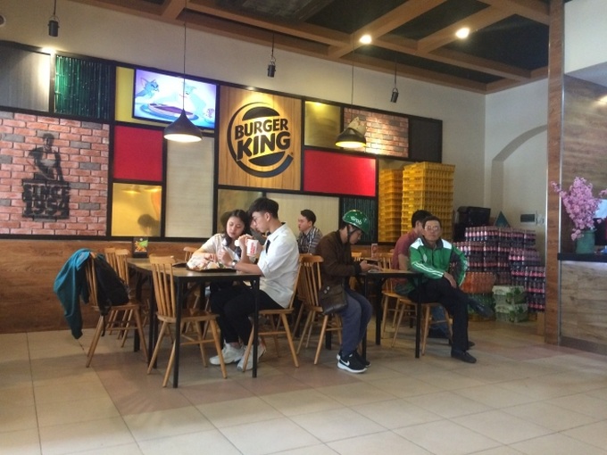 Burger King Hà Nội kinh doanh thế nào trong tâm bão tẩy chay trên mạng xã hội? - Ảnh 4. Burger King Hà Nội kinh doanh thế nào trong tâm bão tẩy chay trên mạng xã hội? - Ảnh 4.