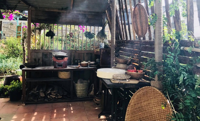 Cuộc sống bình dị vạn người mơ của cô gái làm nhà gỗ, trồng rau ở Đà Lạt - 6