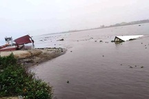 Lật phà trên sông Đáy, 6 người thoát nạn