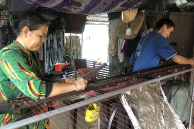 Những xóm nghề tha hương